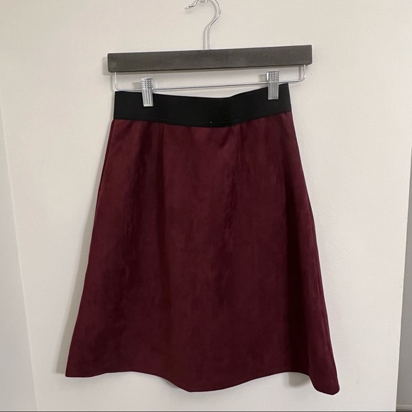 ECI New York Burgundy  Suede Leather Skirt, XS - Picture 5 of 6